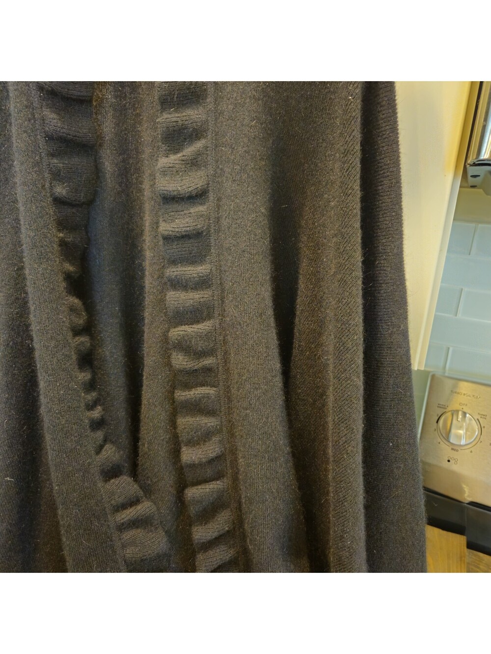 Saks Fifth Avenue Black Ruffled Edge Shawl W/Hanger Merino & Angora One Size - Picture 2 of 8